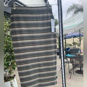 NWT | RVCA “Pick me up skirt” in oak colored stripes | Size XS